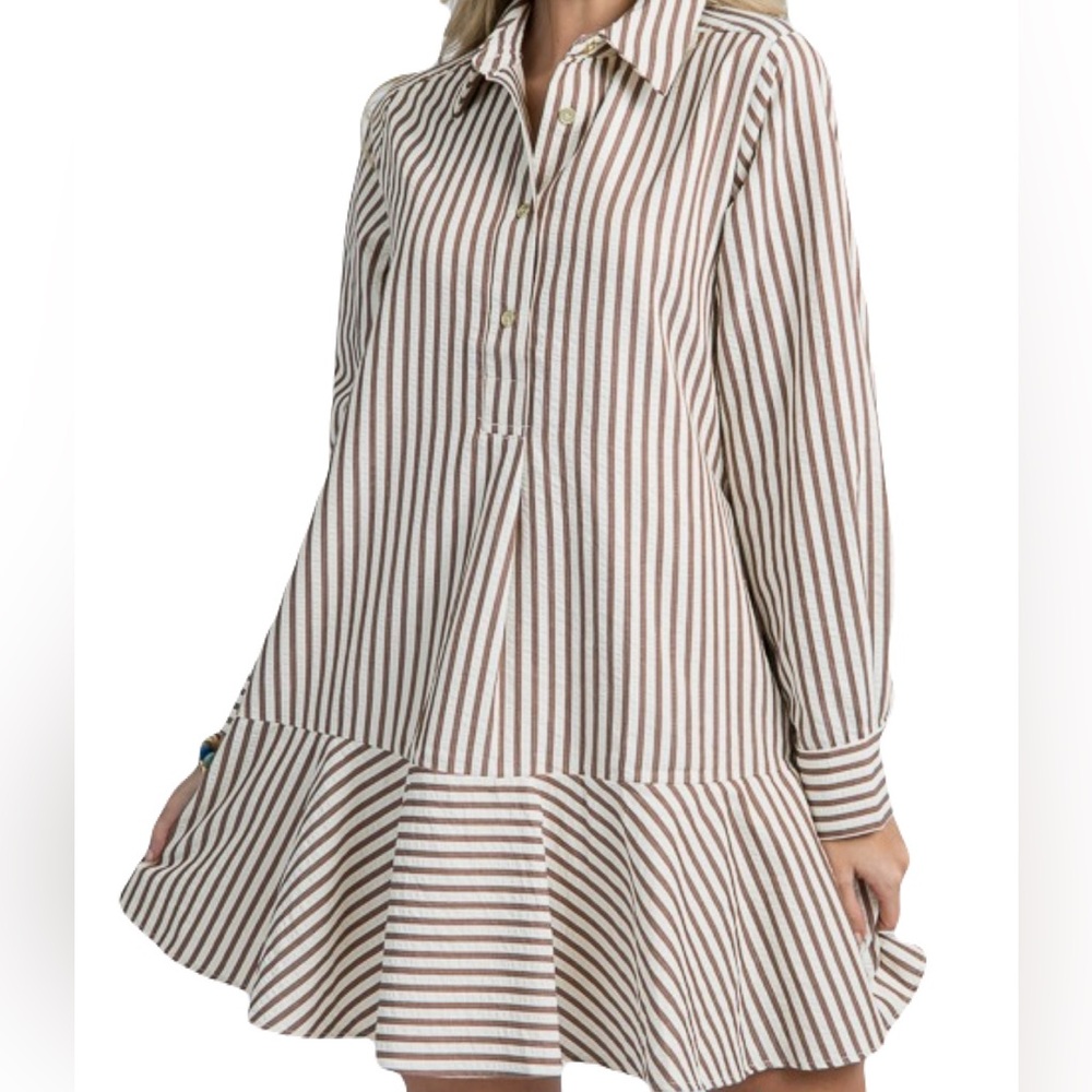 Entro dress nwt has pockets.